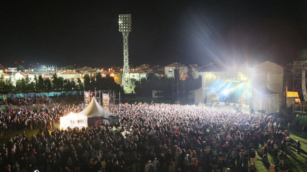 Europe и Helloween събраха над 10 000 души в Каварна