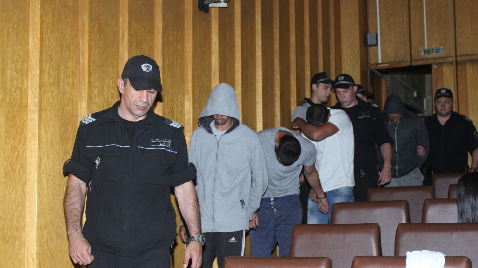 Съдът задържа под стража четиримата, обвинени за боя в „Орландовци” в събота