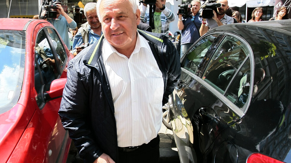 Заведоха принудително на разпит кмета на Ботевград 