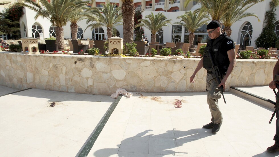 Най-малко 30 британци са станали жертва на атентата в Тунис