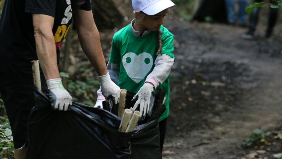Хиляди доброволци за „Да изчистим България заедно” (ОБЗОР КЪМ 12:00 ЧАСА)