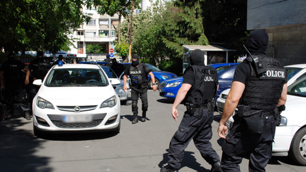 19 души са в ареста след стрелбата в „Слънчев бряг” (ОБЗОР)