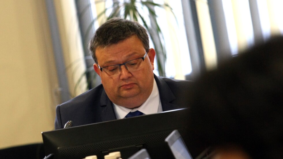 Прокуратурата в Перник поема разследването на катастрофата с кмета на Трън