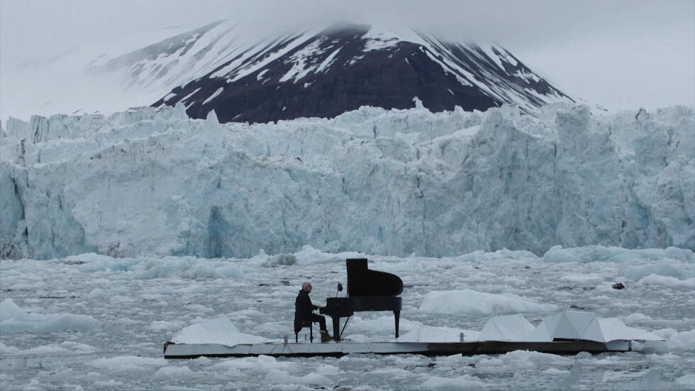 Концерт за пиано и топящи се ледници насред Северния ледовит океан (ВИДЕО)