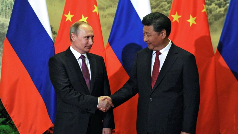 Русия все по-близка с Китай - страната е трета по разплащане в юани