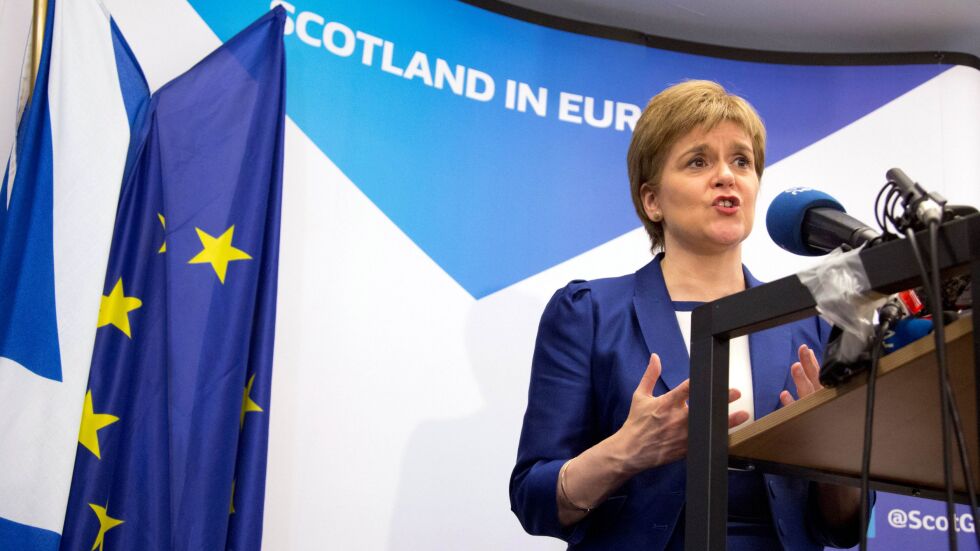 Стърджън: Референдум за излизане на Шотландия от Великобритания ще има до една година