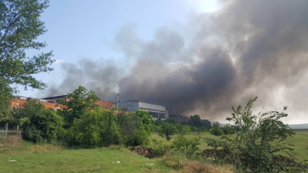 Голям пожар избухна край Пловдив
