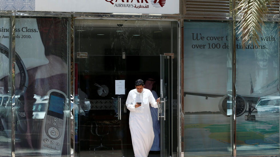 Катар призова гражданите си да напуснат Емирствата до 14 дни 