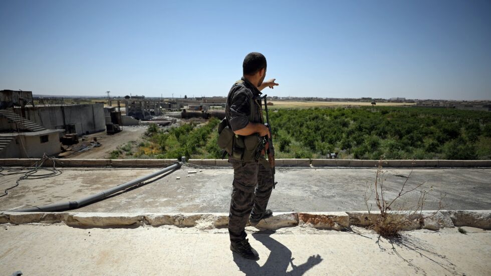 Сирийските демократични сили превзеха първия квартал в северозападна Ракка
