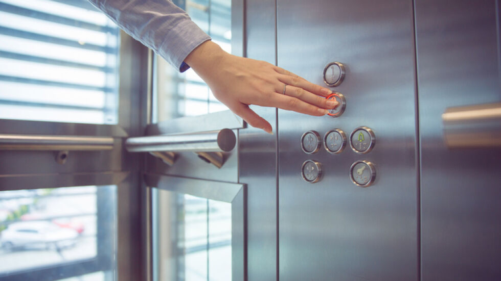 „Чети етикета”: Безопасни ли са асансьорите и защо мерките за сигурност не работят? 