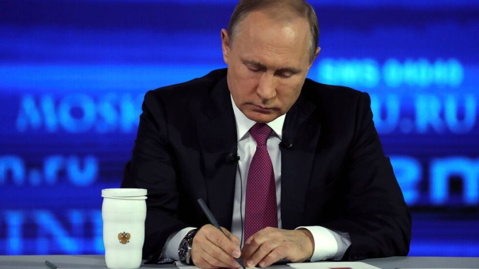 „Пряка линия” с Путин: Руският президент отговаря на живо 