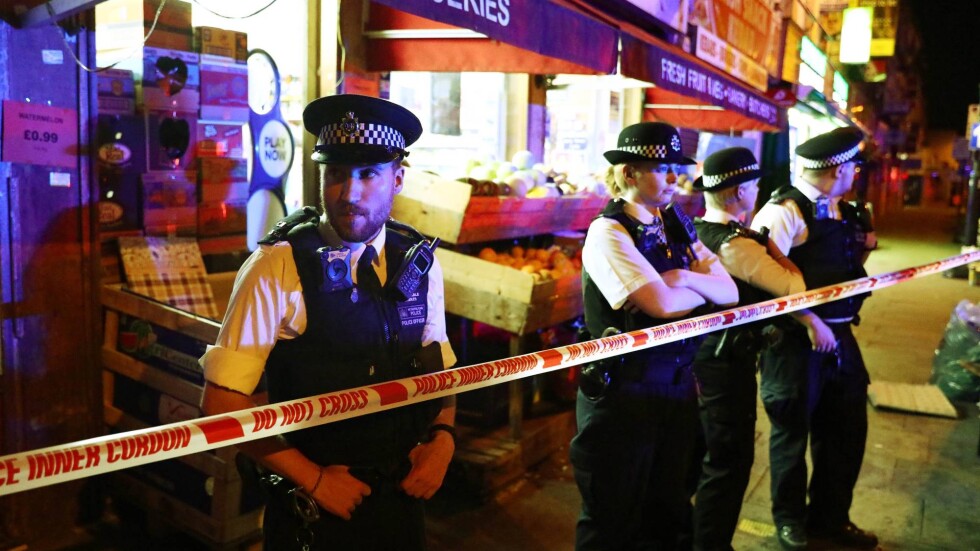 Един загина, поне 10 са ранените, след нападение с ван край джамия в Лондон (СНИМКИ и ВИДЕО)