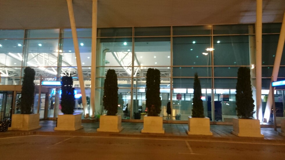 Няма извънредни мерки за сигурност на летище София след фалшивия сигнал за бомба 