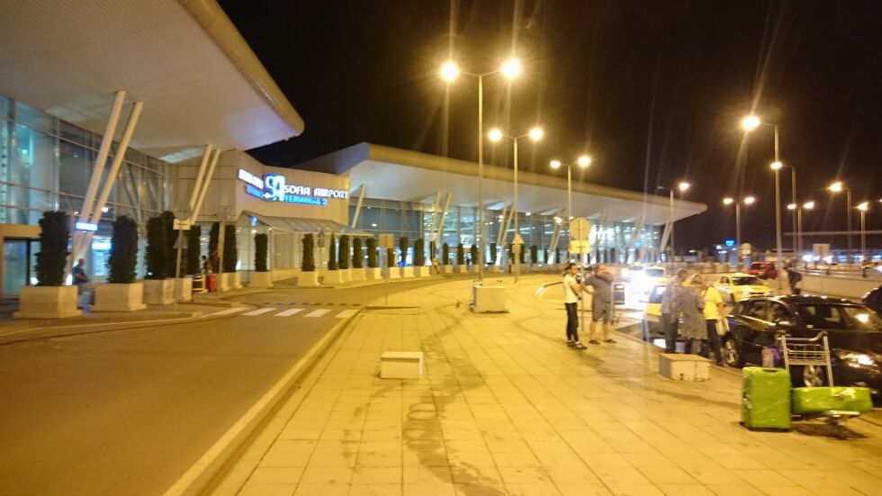 Фалшив сигнал за бомба затвори за кратко летище София