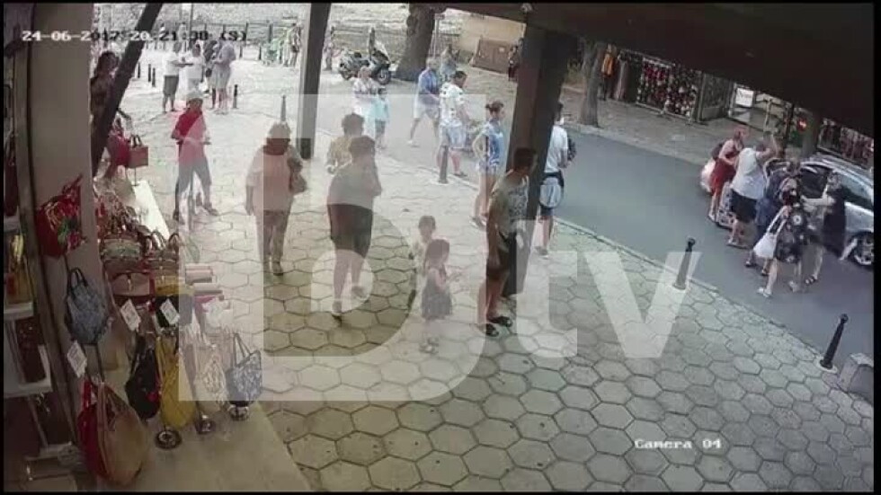 Мъж нападна група слепи туристи в Несебър (ВИДЕО)