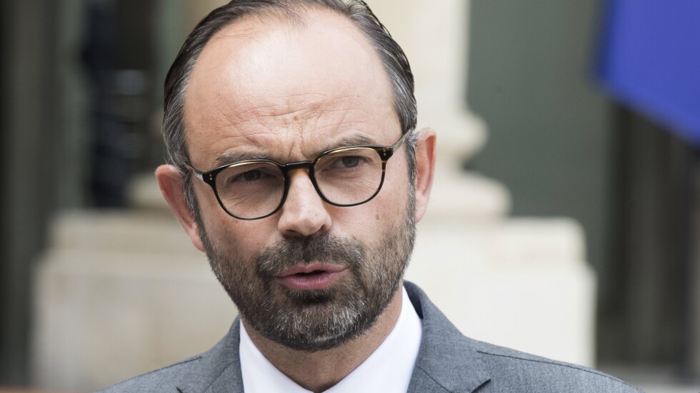 Френският премиер Едуар Филип подаде оставка
