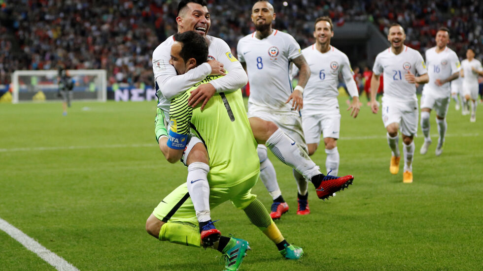 Браво обезоръжи Португалия, Чили е на финал