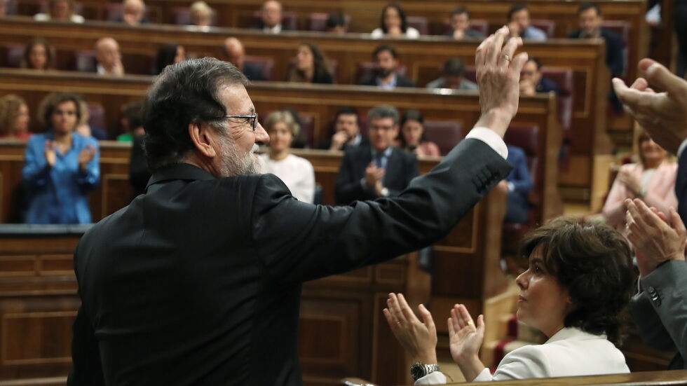 Испанският парламент отстрани от поста премиера Мариано Рахой
