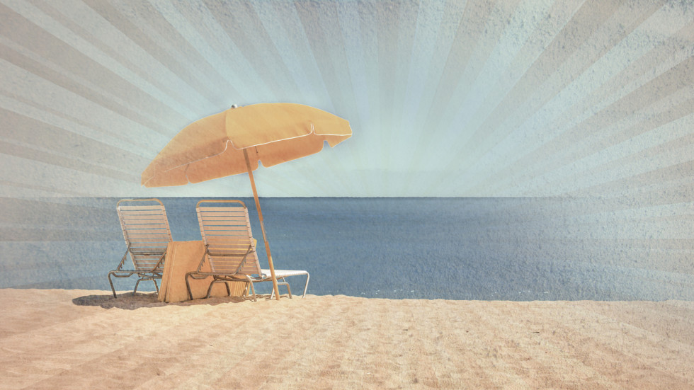 План срещу кризата: Безплатни чадъри и шезлонги на плажа през лятото 