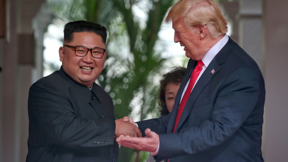 „Ще имаме страхотни отношения“: Тръмп срещна Ким в Сингапур