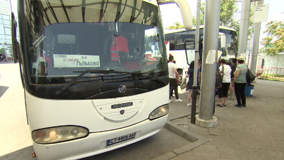 2000 автобуса в цялата страна спират утре заради протест на превозвачите 