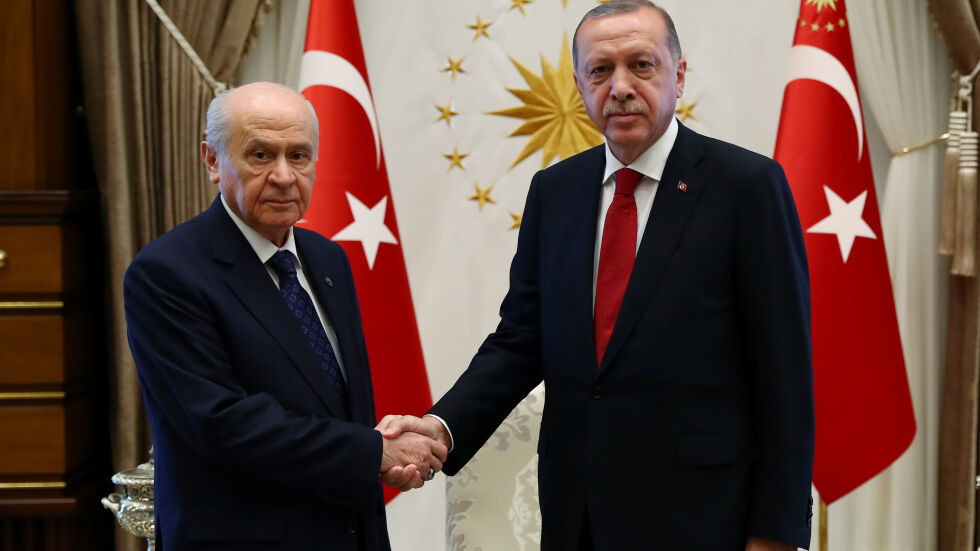 Националистите и Ердоган се разбраха за отмяна на извънредното положение