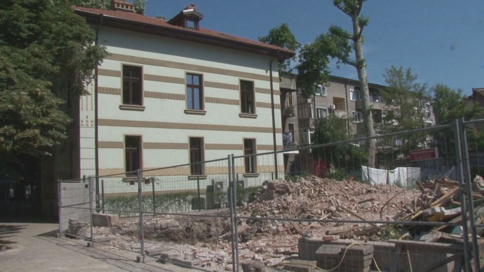 Сринаха до основи паметник на културата в Пловдив