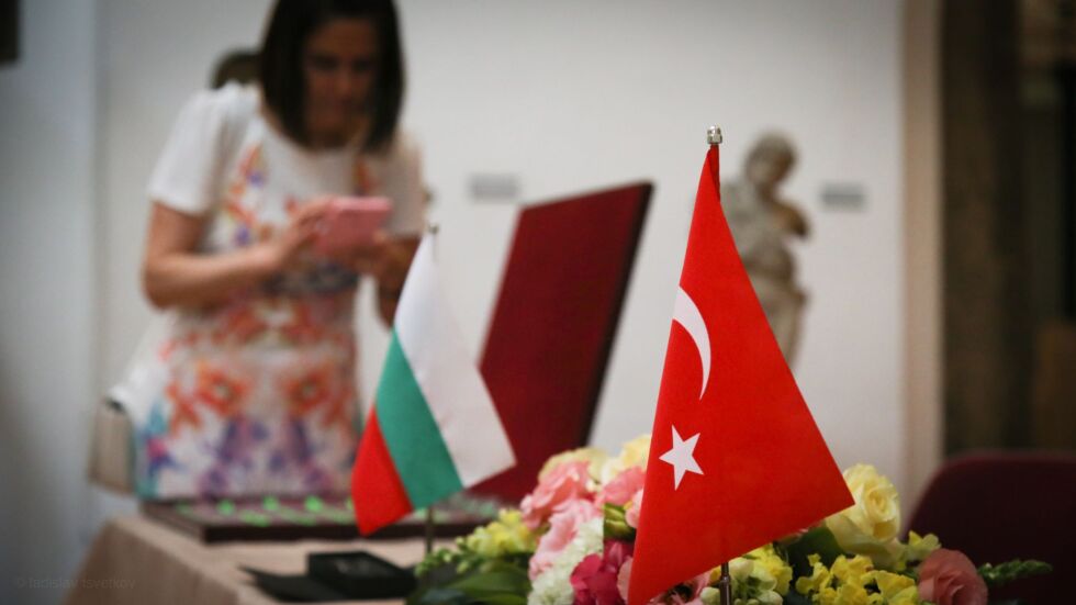 Турция изпраща жена за нов посланик в София
