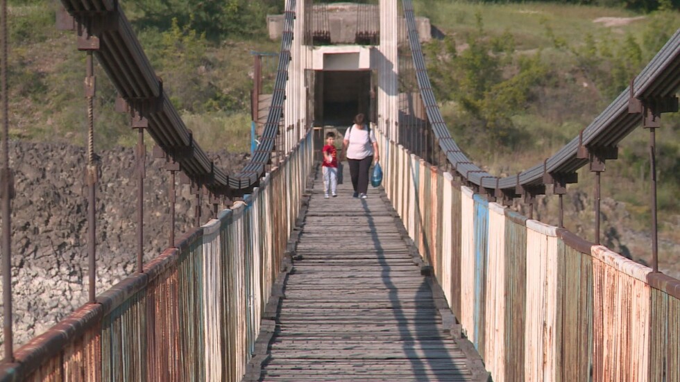 Надпревара за ремонт на моста на село Лисиците след репортаж на bTV