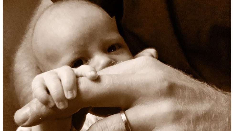 Бебе Арчи в прегръдките на принц Хари – най-разтапящата гледка за Деня на бащата