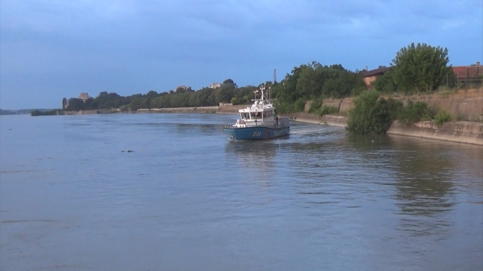 Продължава издирването на изчезналото във водите на Дунав момче