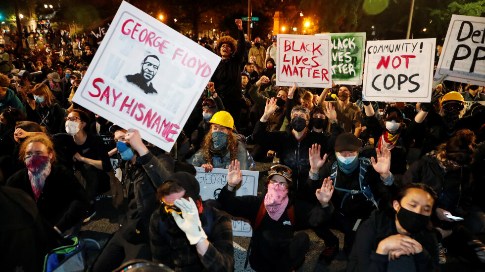 Протестът в САЩ се разраства: Полицейски час е въведен в близо 40 града
