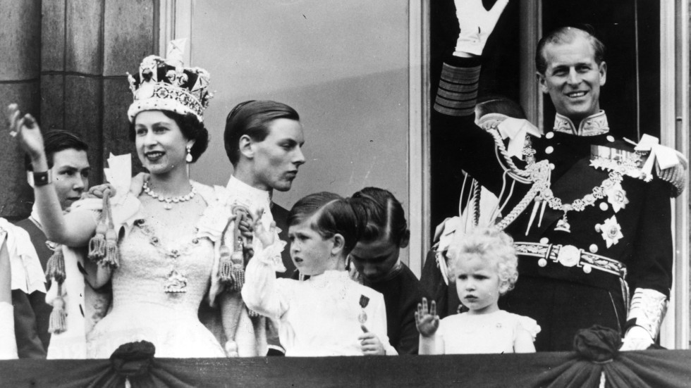 Как принц Чарлз става първото дете, присъствало на коронацията на майка си