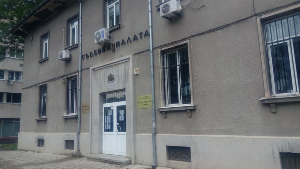Домашен арест за шофьора, прегазил жена в Самоков