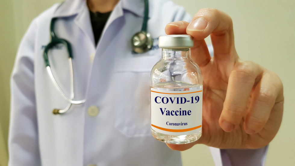 БАН: Здравите хора без придружаващи заболявания да се ваксинират срещу COVID-19