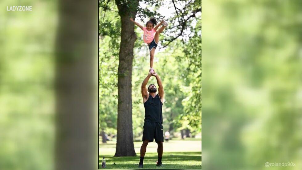 Баща подхвърля 4-годишната си дъщеричка във въздуха. Колко превъртания можете да преброите? (ВИДЕО)