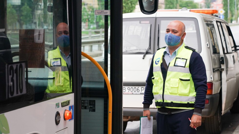 В София продължават масираните проверки за маски в градския транспорт