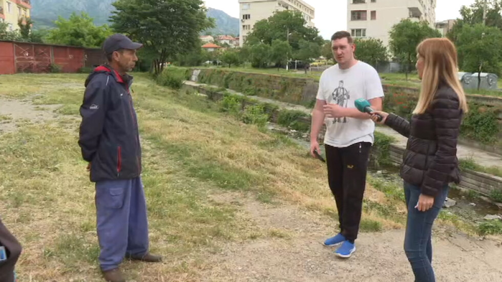Служители в общинско предприятие "Озеленяване" в Сливен върнаха изгубен портфейл