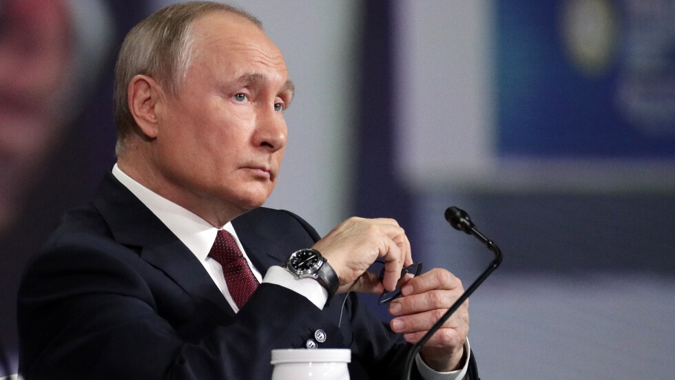 Параноята на Путин: Бивш негов охранител с разказ за тайните му влакове, бункери и карантини