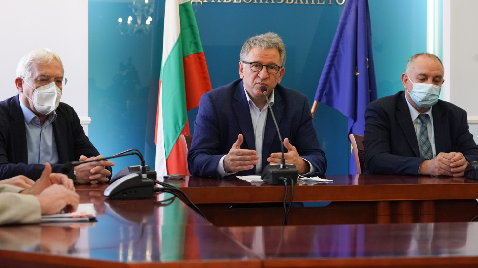 Стойчо Кацаров: България вече има единен протокол за лечение на COVID-19