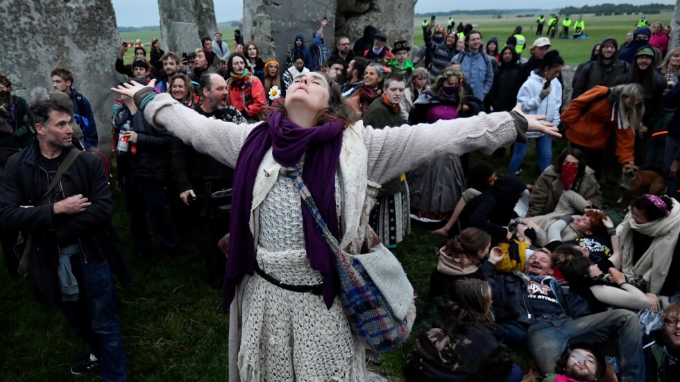 Въпреки забраните: Стотици се събраха на Стоунхендж за лятното слънцестоене