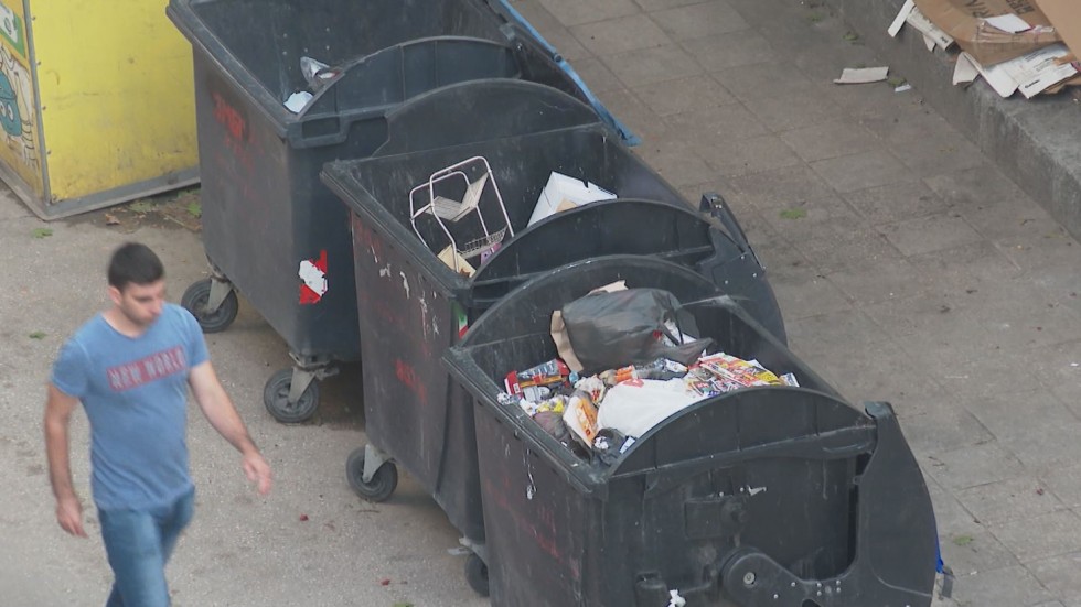 ДАНС проверява общината във Варна заради боклука