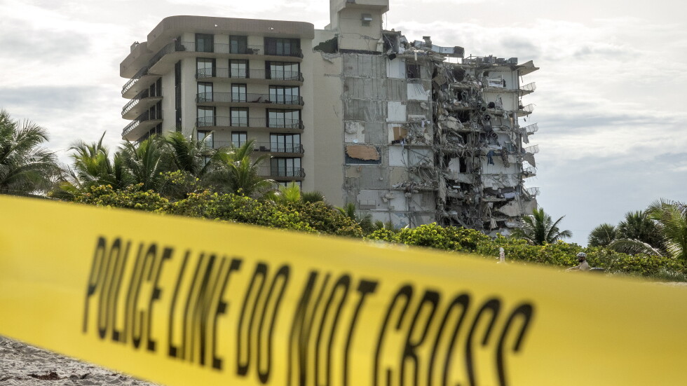 Най-малко четири са жертвите на срутената сграда в Маями, десетки се издирват