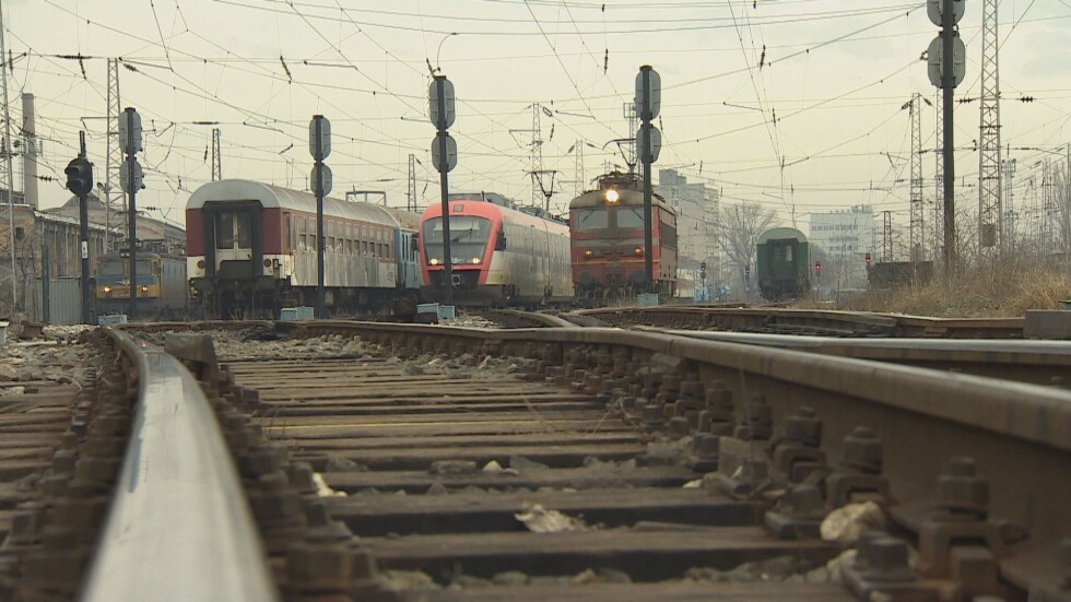 Уволнения и в железниците: Министърът на транспорта освободи част от ръководството на БДЖ