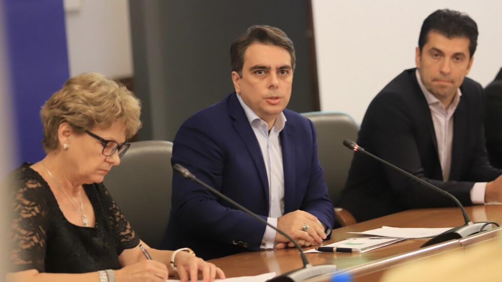 Василев: Предишното правителство е раздало 8,6 млрд. лв. на фирми без обществени поръчки
