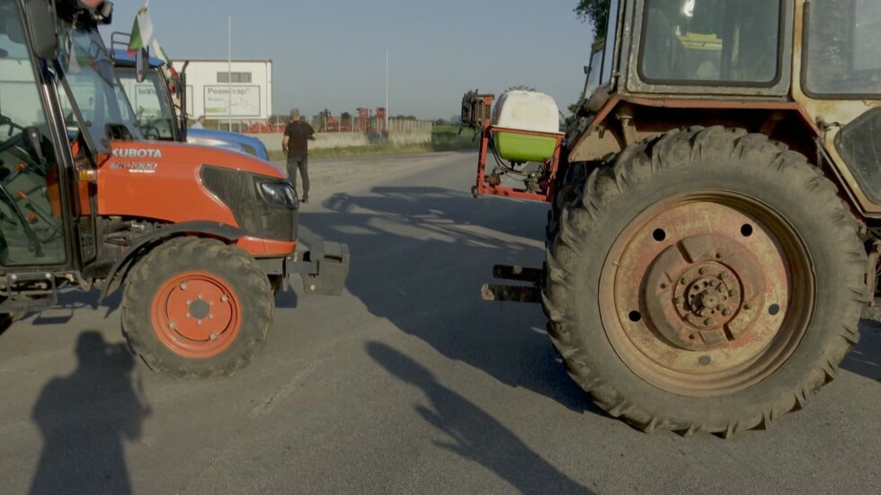 Заради унищожена реколта от градушка: Земеделци от Садово отново излизат на протест