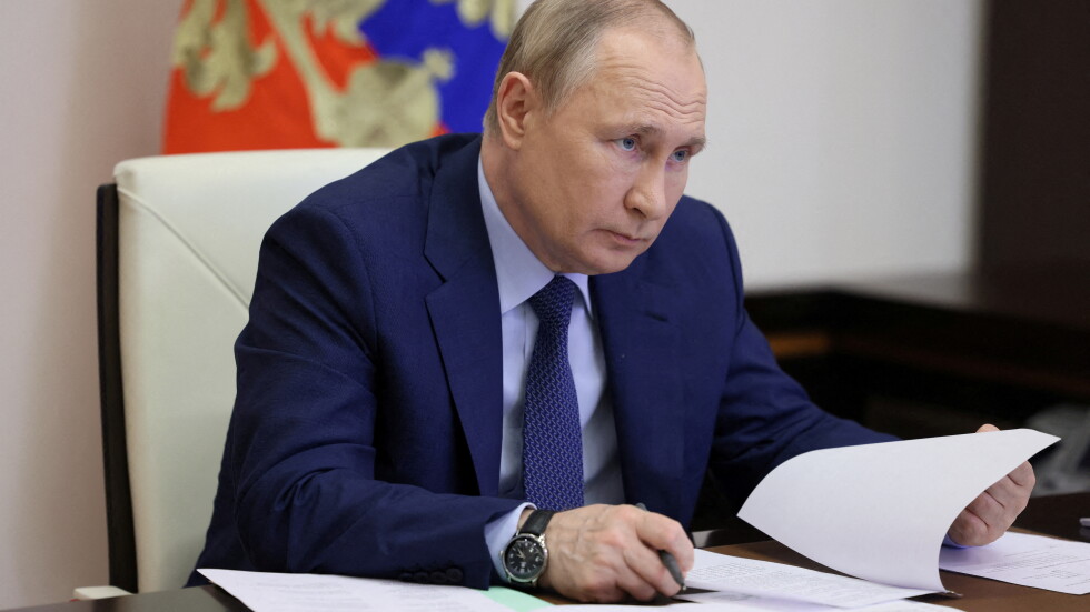 „Гардиън“: Има ли Путин рак, Паркинсон или е заменен от двойник?