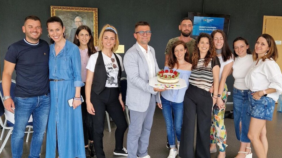Каква торта получи Андрей Арнаудов за 43-ия си рожден ден