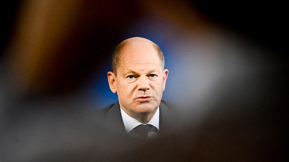  Предсрочният избор: Социалдемократите издигнаха още веднъж Олаф Шолц 