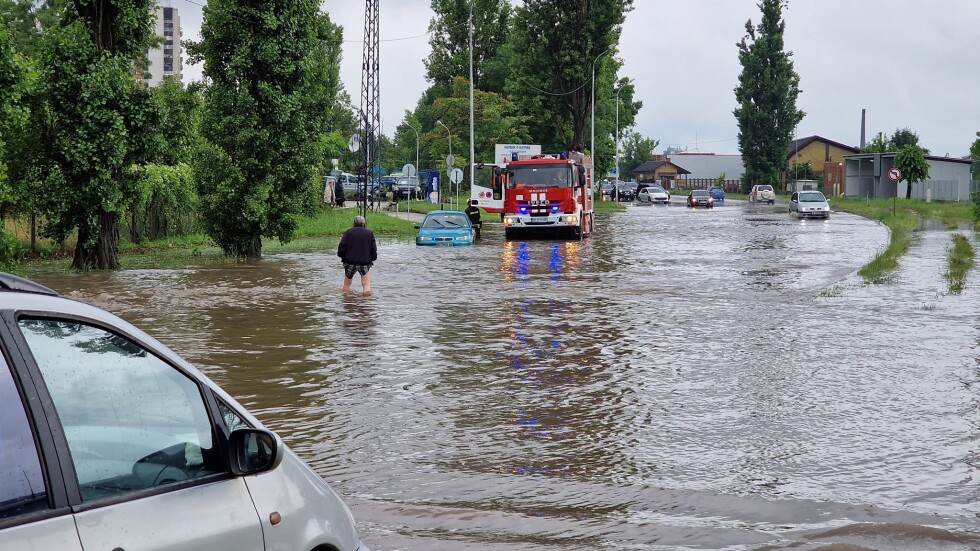 Частично бедствено положение във Враца заради поройни дъждове